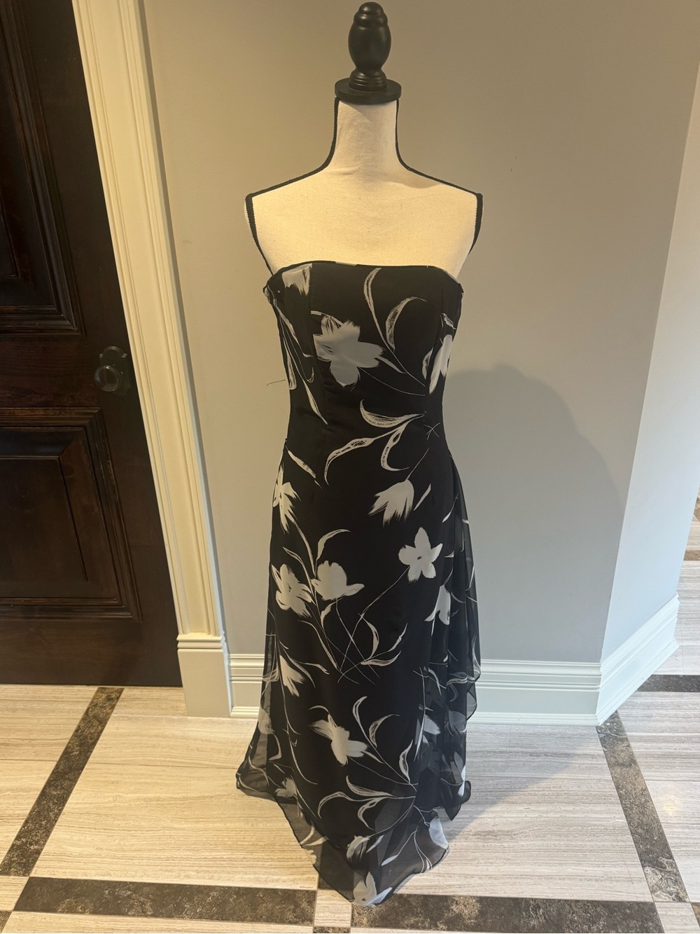 Jessica McClintock Black Strapless Floral Evening Gown with White Accents